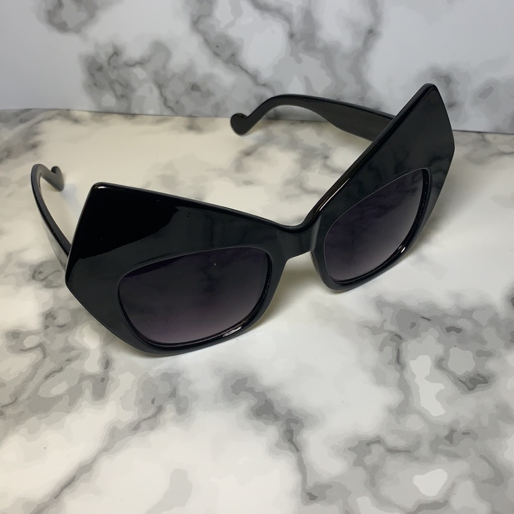 Statement Black Geo Structured Sunglasses - image 3